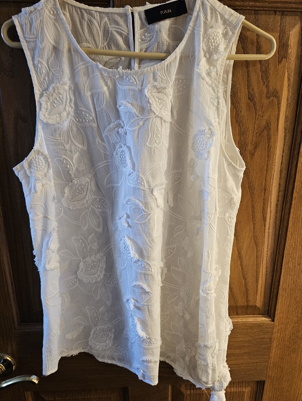 Rain White Floral Embroidered Sleeveless Camisole